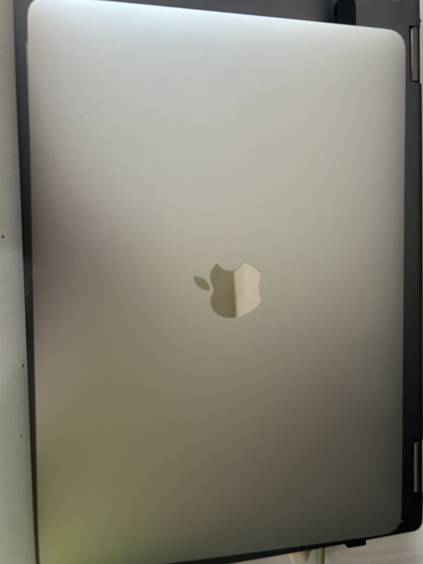 MacBook 13