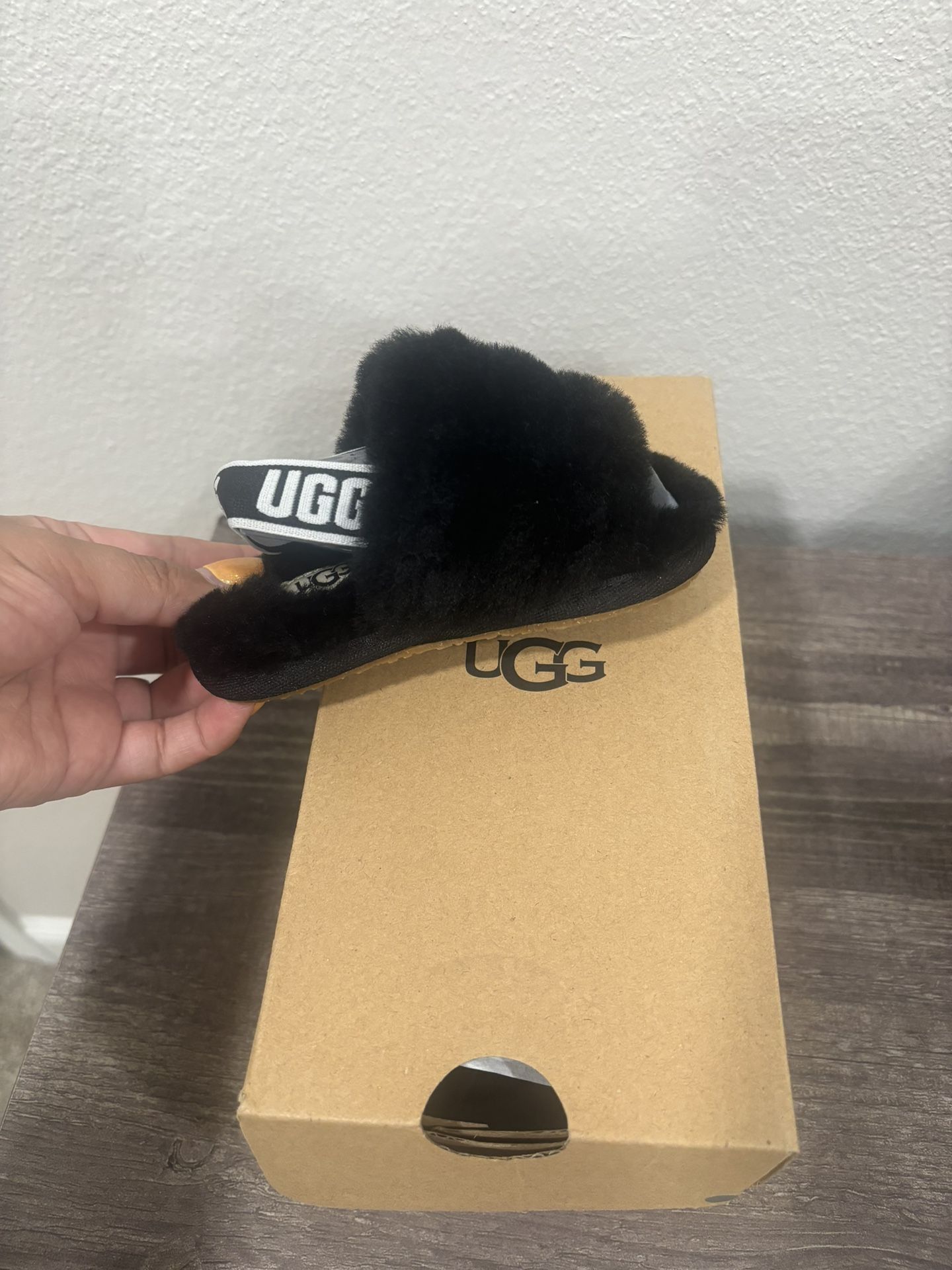 Ugg fluff Slippers