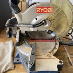 Ryobi Saw