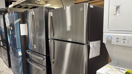GE top freezer refrigerator