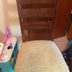 Silla De Madera  2x$40.00   No Manchadas Ni Rotas  