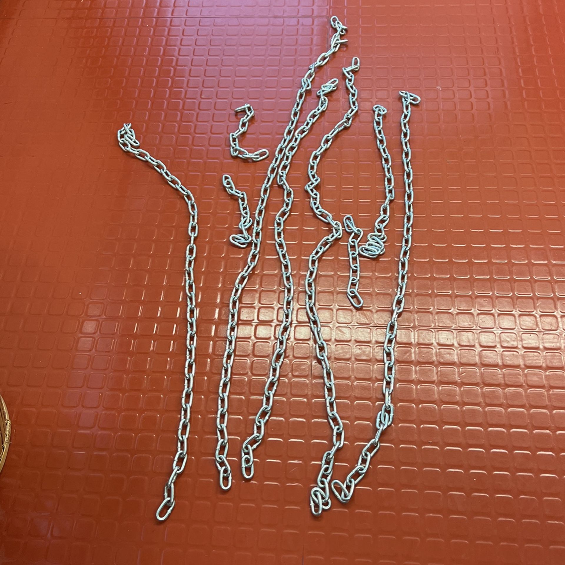 Chains (various lengths)