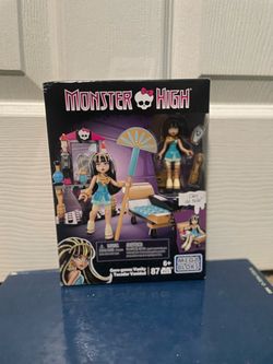 Mega Bloks Monster High Cleo de Nile Gore-geous Vanity 87 Piece Building Set