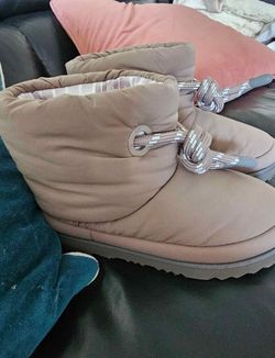 Shoes UGG 3 Size New