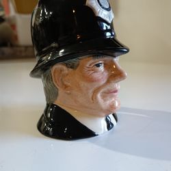 RARE Royal Doulton The London Bobby 4" Toby Jug Mug D6(contact info removed) England  
Pick up in Sun valley 