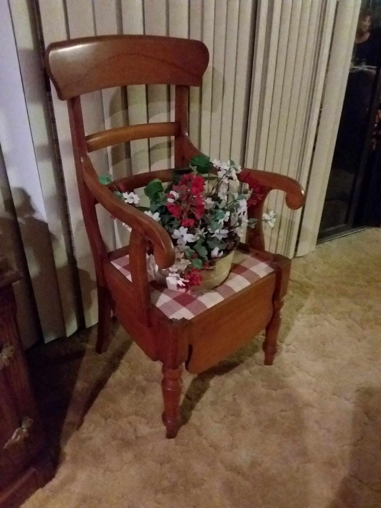 Antique commode chair