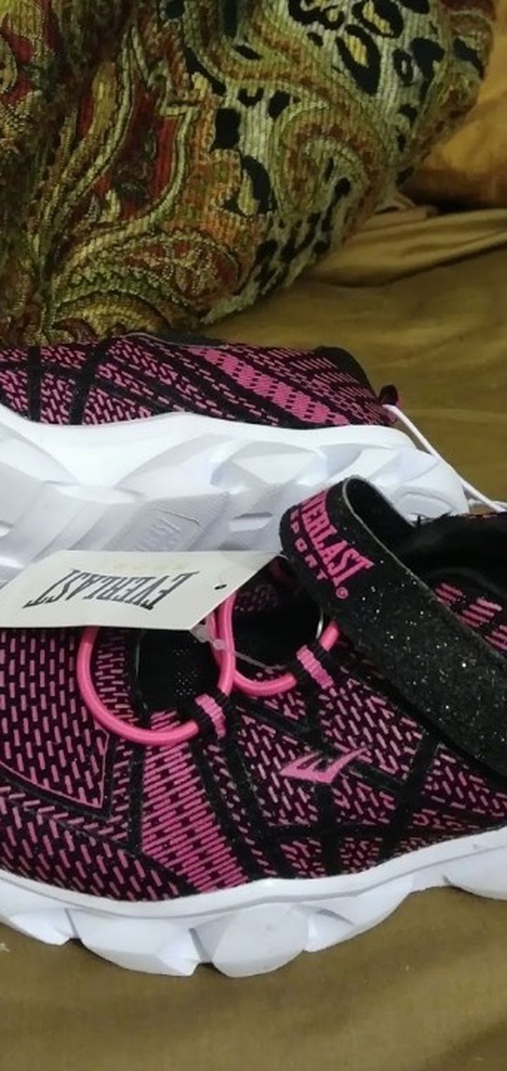 Kid's Tennis Shoes