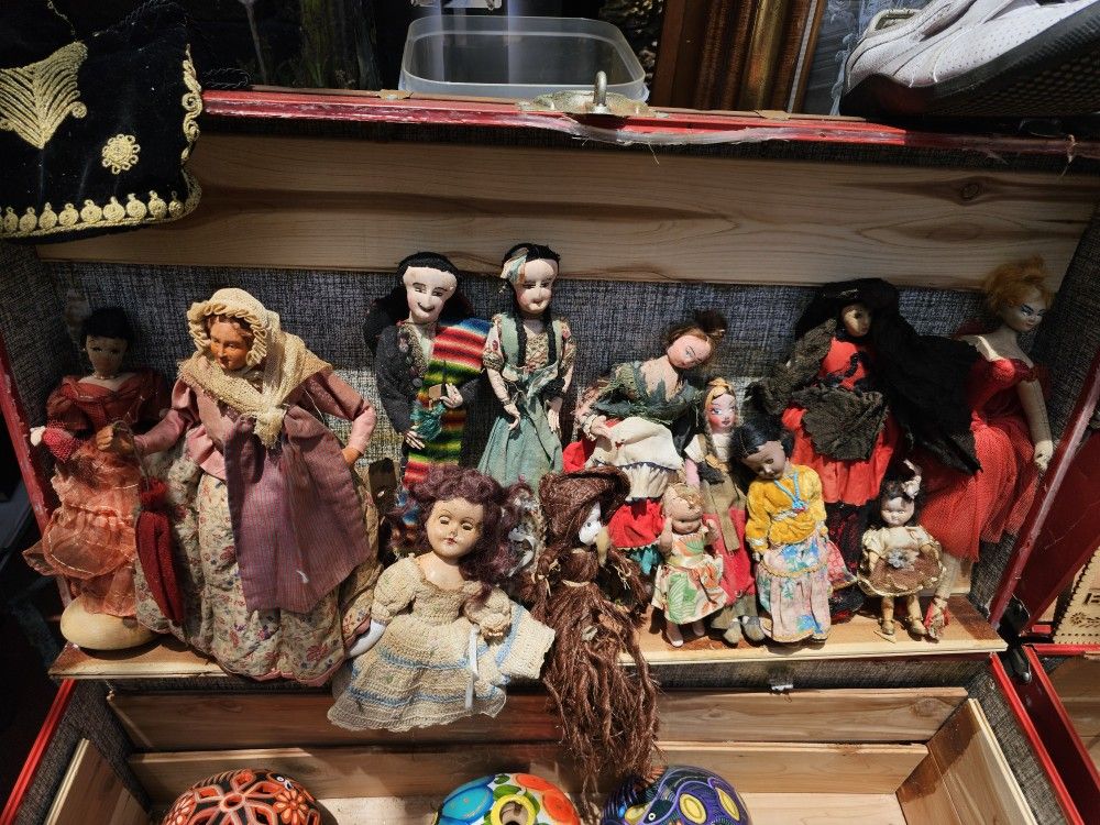 Vintage Doll Colecttion