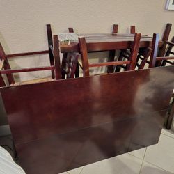 Dining Table With leaf And 8 Chairs 