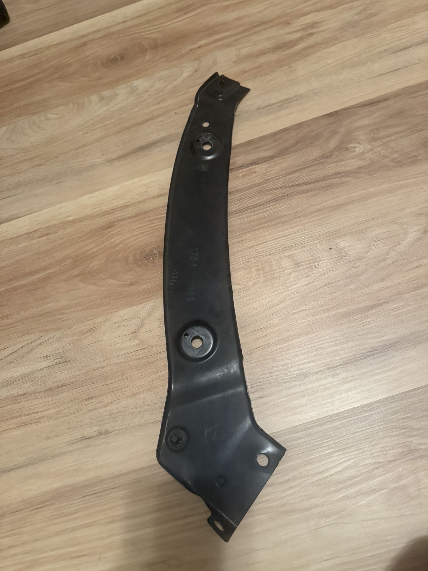 Radiator Support Tie Bar (Upper)