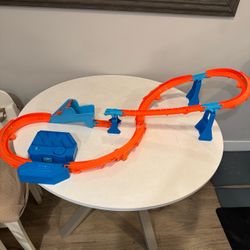 Hot Wheels Track Set with Loop and Launcher