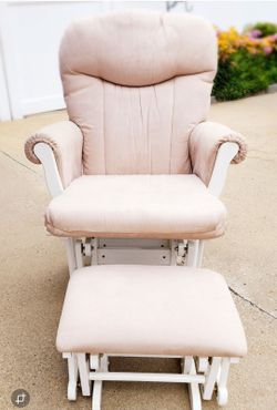 Rocking chair with ottoman