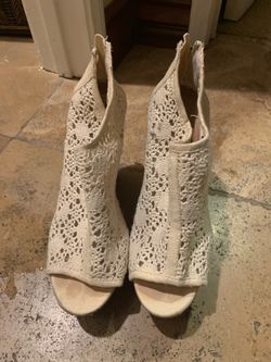 Women’s Size 8 wedge shoes