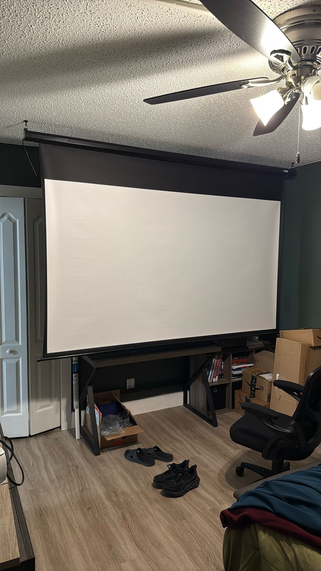 Screen Projector
