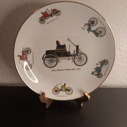 GORGEOUS VTG Homer Laughlin RHYTHM Antique Automobiles 9" Decorative Plate.

