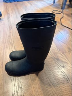 Steel Toe Tall Rubber Boots. Unisex, men’s size 9-9.5.