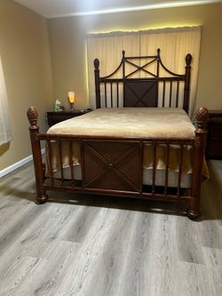 Queen bed with nightstands