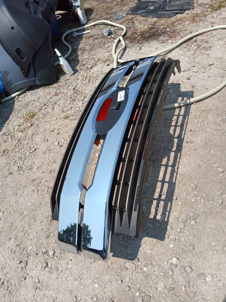 2017 To 2019 King Ranch Chrome Front Grill OEM Part