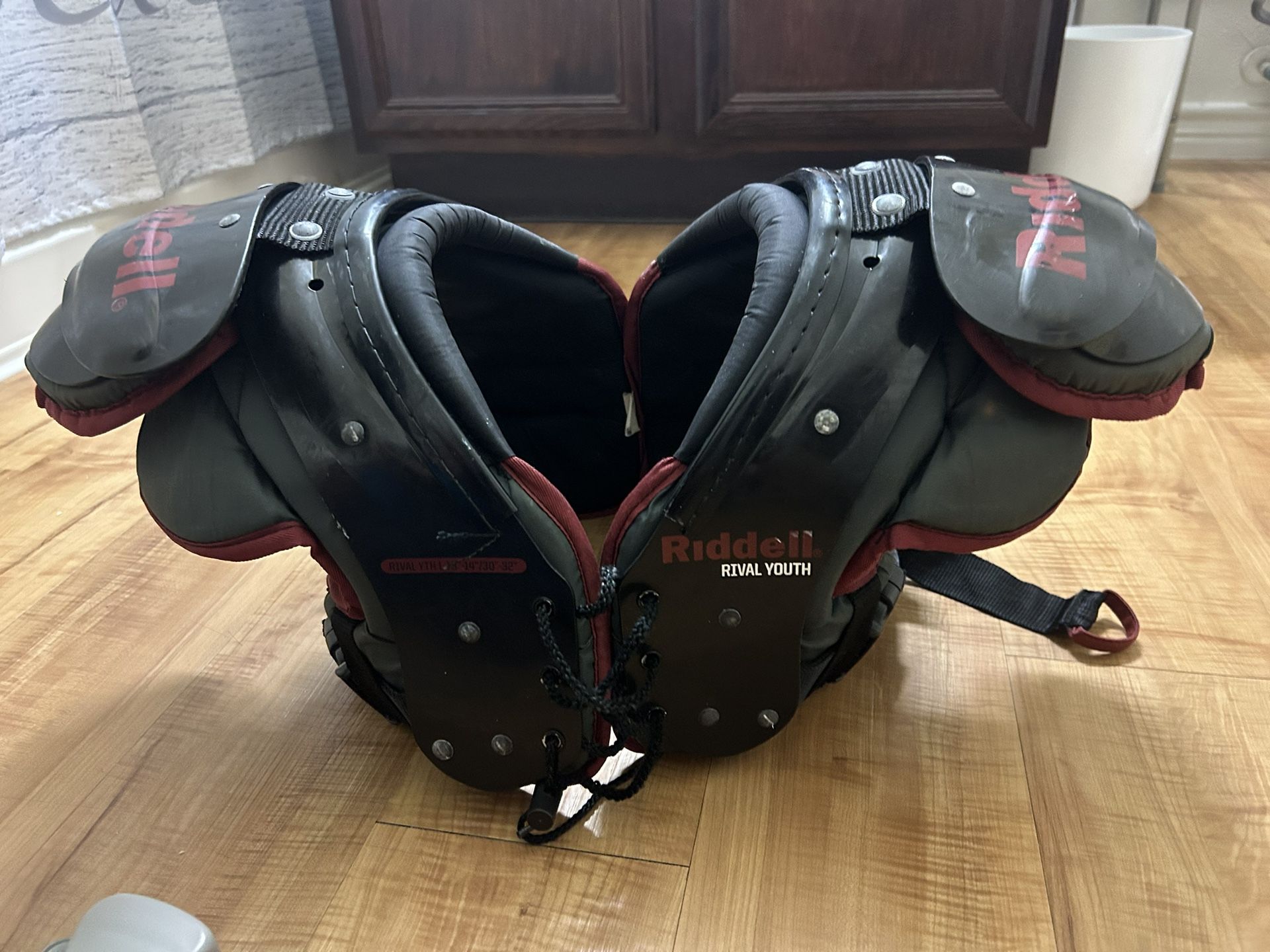 Riddell Shoulder Pad’s for Sale in San Antonio, TX OfferUp