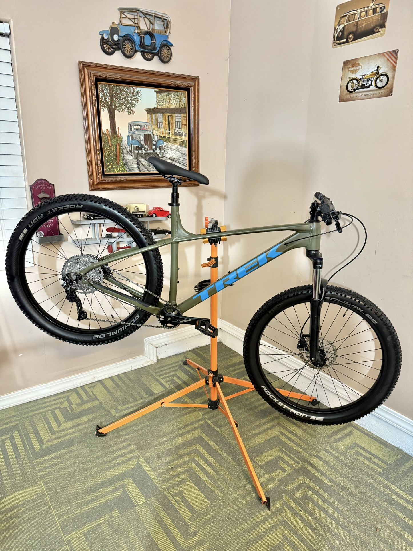 Trek Roscoe 6 Mountain Bike 27.5”