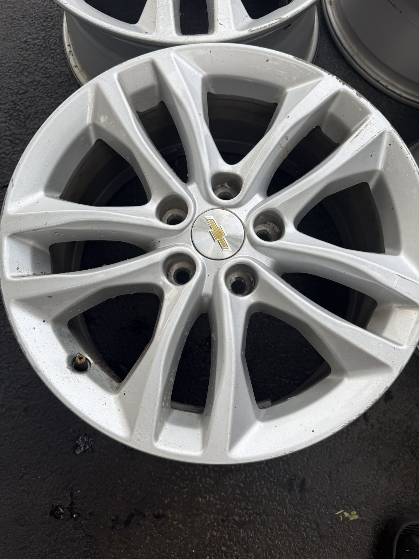 2018 Chevy Malibu 17” Rims  (Very Good Condition)
