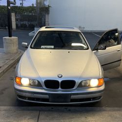2000 BMW 528i