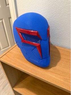 Spider-Man 2099 cosplay helmet