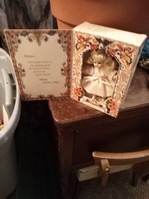 Marie Osmond Porcelain Doll Greeting Card Doll Limited Edition 1993