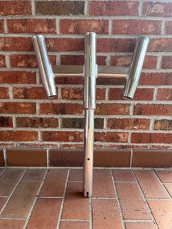 Triton Rod Holder