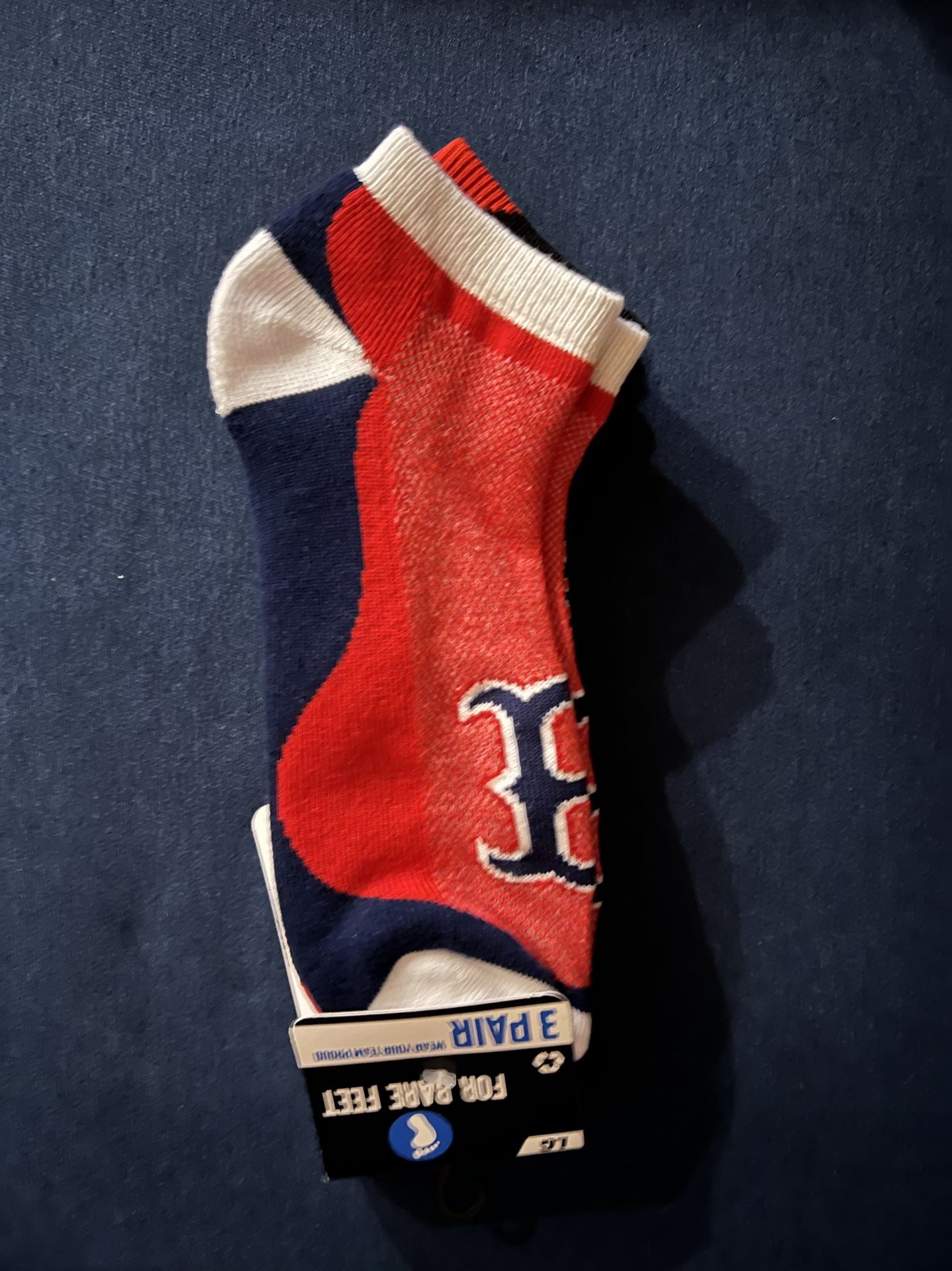MLB Boston Red Sox 3 Pair Of Ankle Socks Size Large