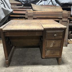 Antique Desk / Typewriter 