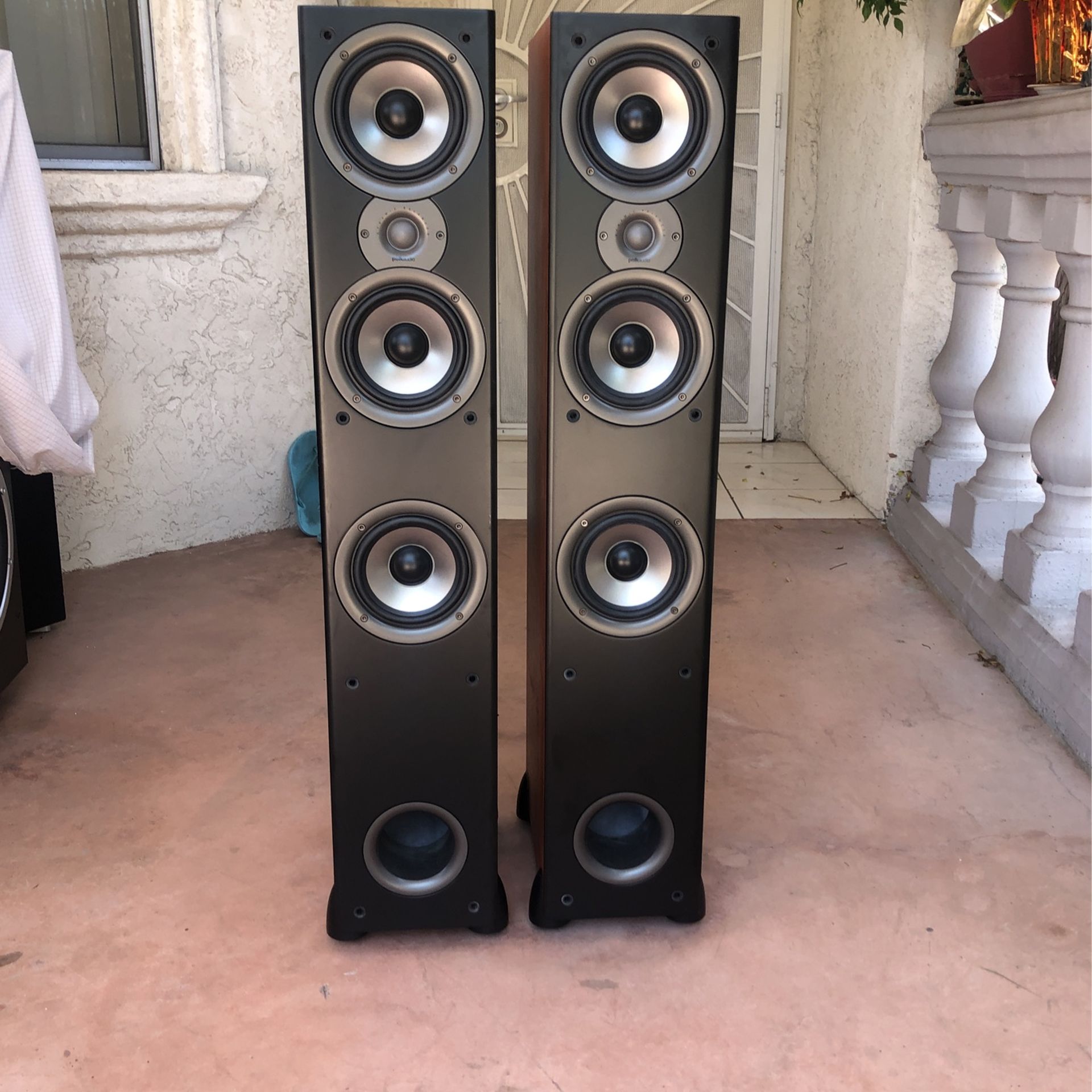 Polk Monitor 60 Speakers.