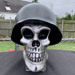 Skull Statue 