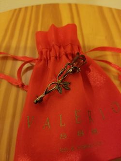 Valerie 888 Pin