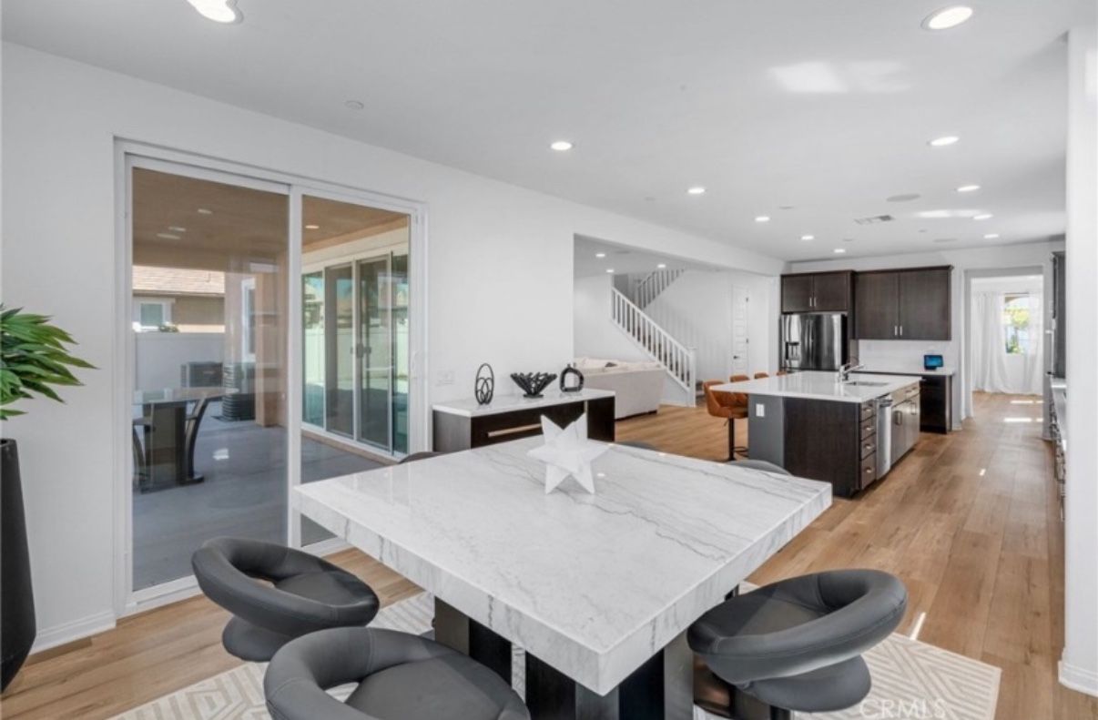 Dinning High Top Table 