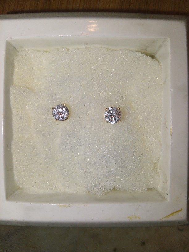 1ct Genuine Mined Diamond Earrings.