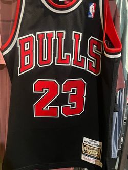 Mitchell & Ness Michael Jordan Bulls #23 Jersey 1997-98