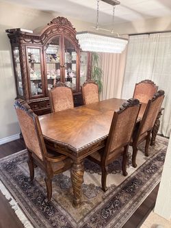 8 Piece Dining Room Set