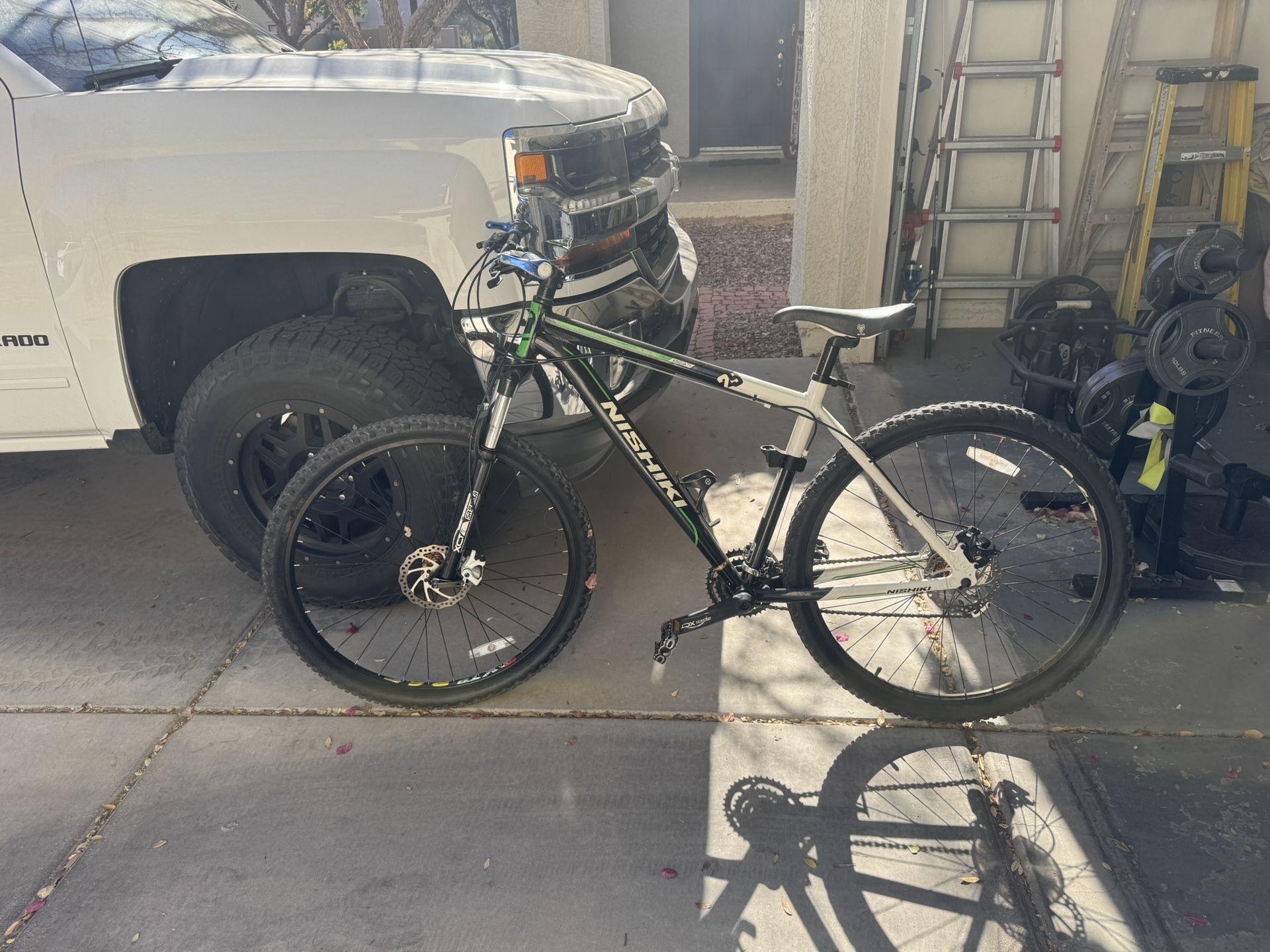Nishiki Mountain Bike 29”