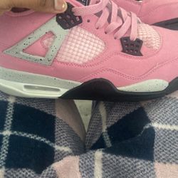 Jordan 4 Fusia Pink  Not 250 Throw Me Offers 