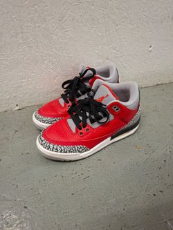 Youth Nike Air Jordan Retro 3 Fire Red Sneakers Size 4Y
