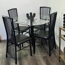 Dining room Table and 4 Chairs 