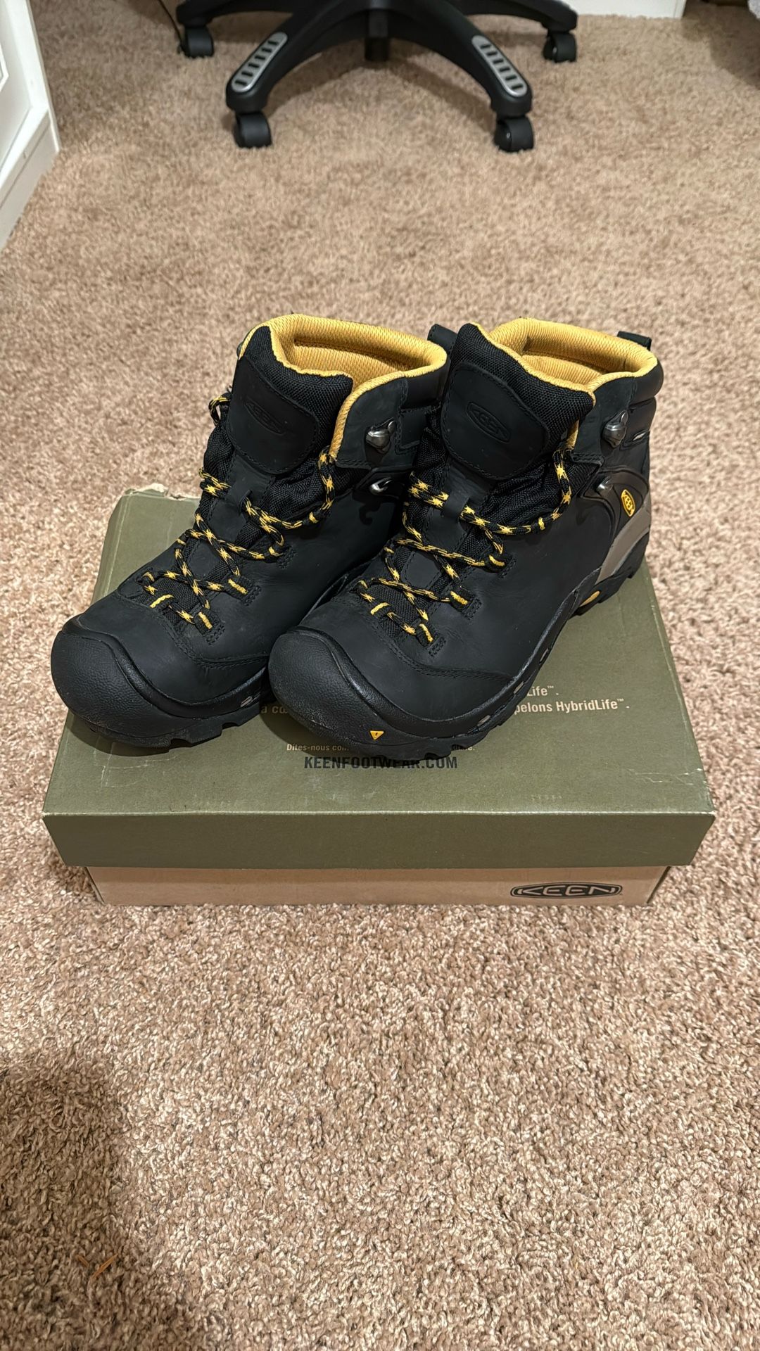 Keen Boots Men’s Size 9