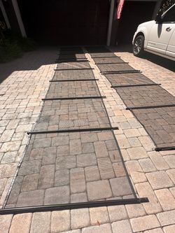 LIKE new- 4y Toot - Pool safety fence barrier.