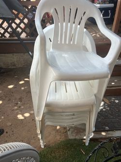 28$ plastic Chairs 🪑 (10)