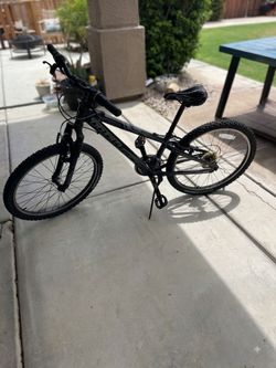 Trek MT 220 24" Kids Mountain Bike – 21 Speed