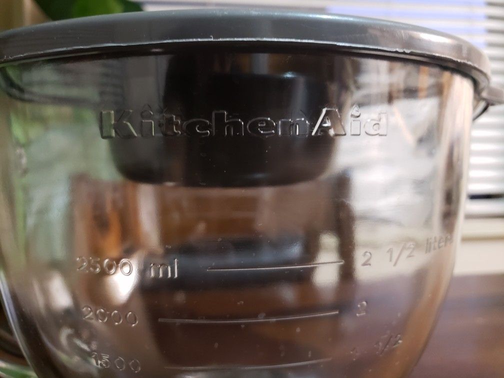 KitchenAid KSM155GBSA 5-Qt. Artisan Design Series with Glass Bowl - Sea  Glass for Sale in Austin, TX - OfferUp