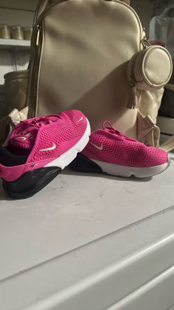 Pink 10c Nike 270