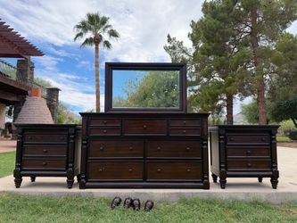 Beautiful Dresser W/Nightstands