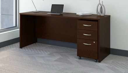 Preowned Elegant Desk With Hutch